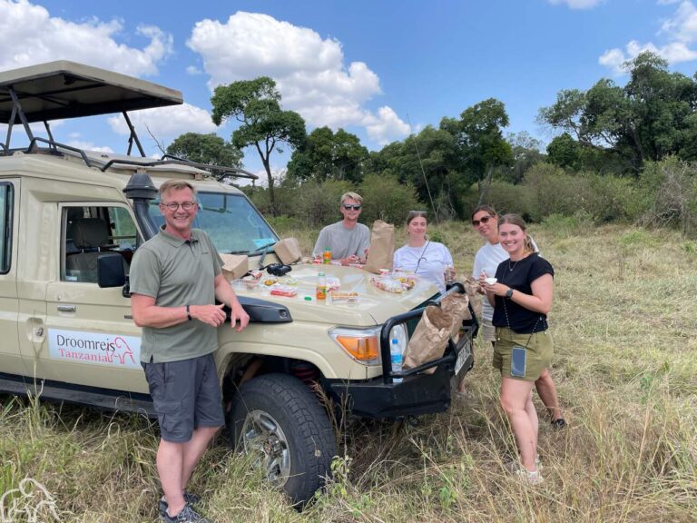 lunch in de bush van Tarangire