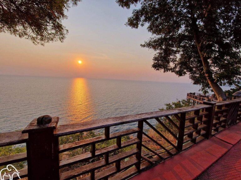 uiotzicht vanaf de veranda over lake Tanganykia