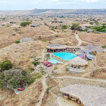 Zwembad bij Africa Amini lodge