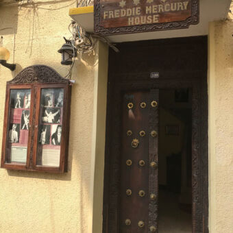 geboortehuis van freddy mercury in stone town zanzibar tijdens een excursie