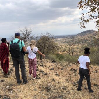 Familie safari Tanzania. Activiteit. Wandeling met de Masai. Leuke afwisseling van je safari reis door Tanzania