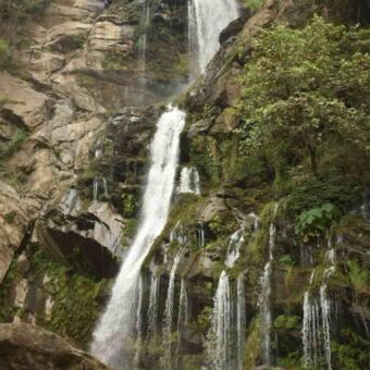 Reisverslag wandeling omgeving Mikumi. Grote hoge watervalreiservaring Tanzania