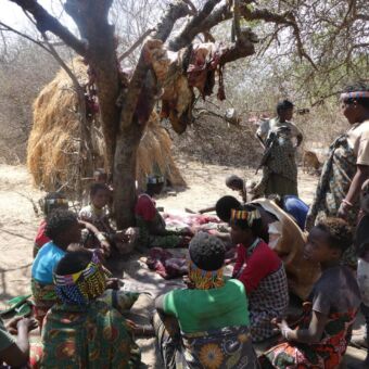 op bezoek bij de Hadzabe