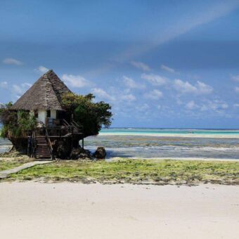 the rock restaurant bij eb op Zanzibar