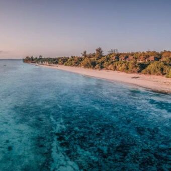 Zonsopkomst bij de Manta resort op Pemba