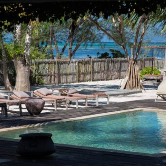 Zwembad van Uzuri Villa Zanzibar